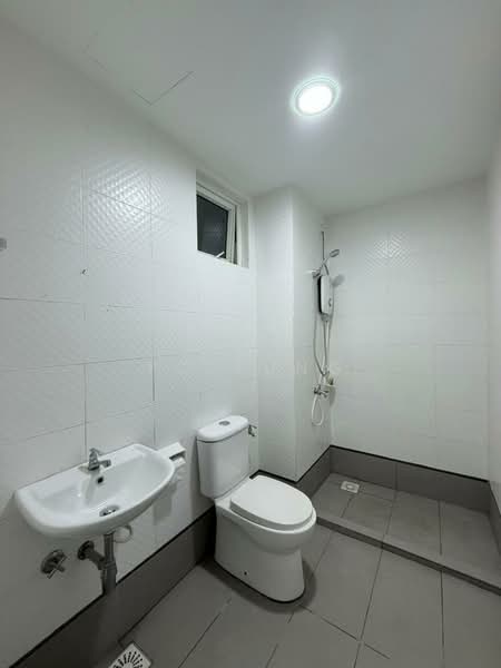 Servis Apartment untuk Dijual di Seasons Amara Larkin - YC Fung - Bathroom - PropertyGuru.com.my
