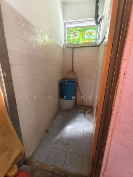 Rumah Flat untuk Dijual di Lorong Tenggiri - Fariq Khairil - Bathroom - PropertyGuru.com.my
