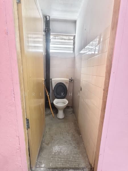 Rumah Flat untuk Dijual di Lorong Tenggiri - Fariq Khairil - Bathroom - PropertyGuru.com.my