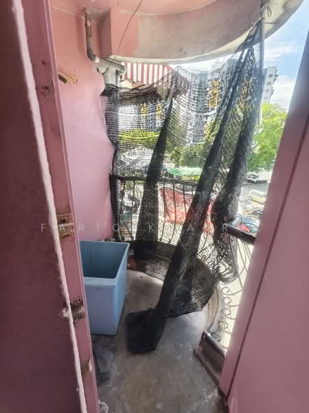 Rumah Flat untuk Dijual di Lorong Tenggiri - Fariq Khairil - Balcony - PropertyGuru.com.my