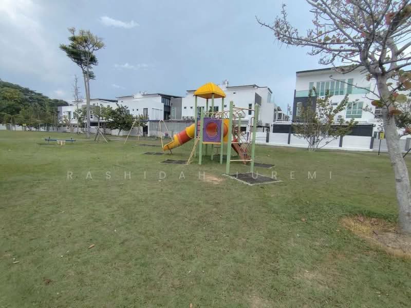 Rumah Berkembar untuk Dijual di Taman Klebang Utama (Klebang) - Rashidah Juremi - Exterior - PropertyGuru.com.my