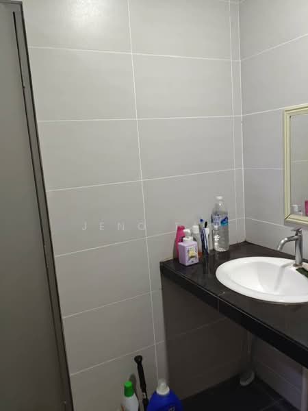 Pangsapuri untuk Disewa di HK Square Apartment - Jeno Tan - Bathroom - PropertyGuru.com.my