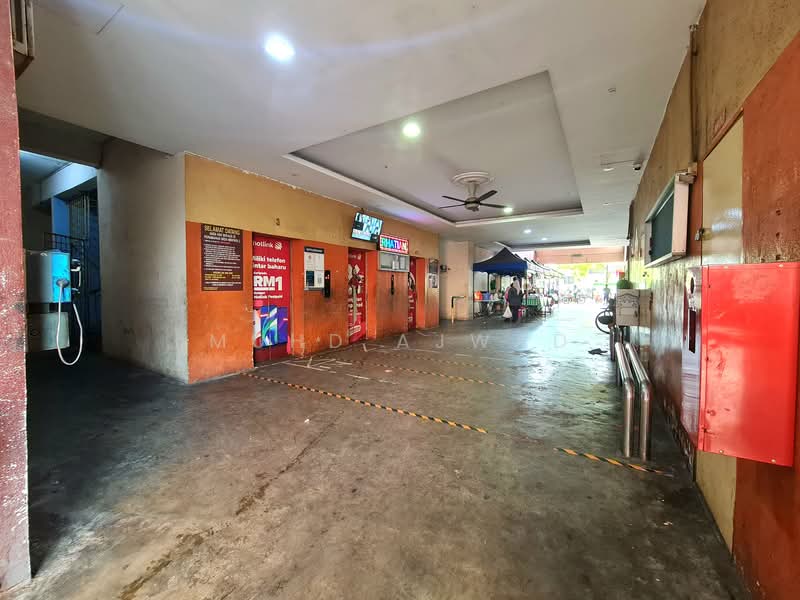 Rumah Flat untuk Dijual di Desa Mentari Flat (Block 11) - Muhd Ajwad - Lobby Lift - PropertyGuru.com.my