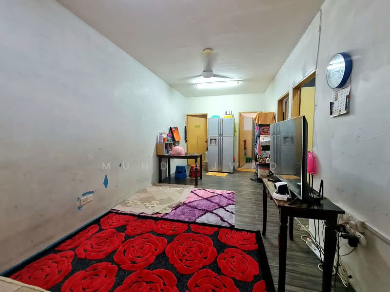 Rumah Flat untuk Dijual di Desa Mentari Flat (Block 11) - Muhd Ajwad - Living Room - PropertyGuru.com.my