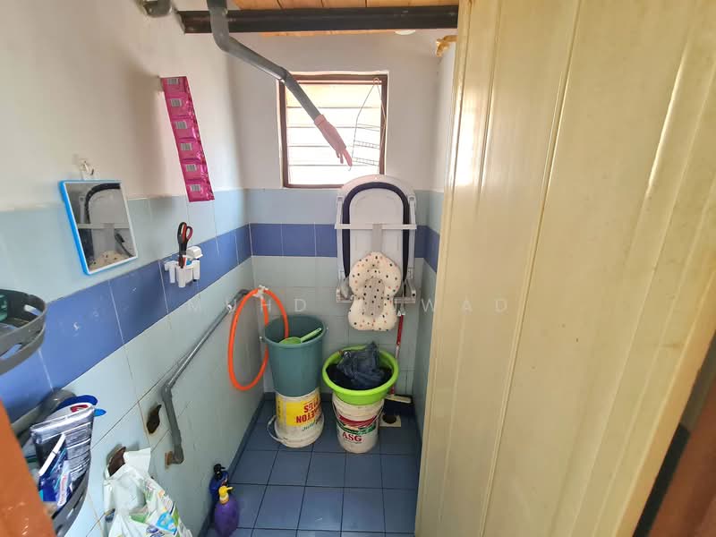 Pangsapuri untuk Dijual di Pangsapuri Baiduri - Muhd Ajwad - Bathroom - PropertyGuru.com.my