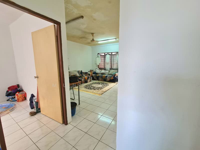 Pangsapuri untuk Dijual di Pangsapuri Baiduri - Muhd Ajwad - Living Room - PropertyGuru.com.my