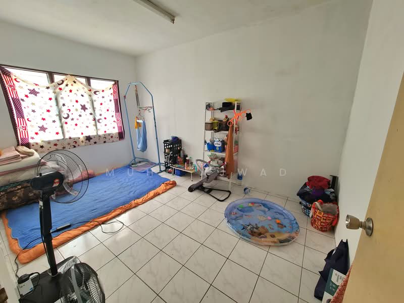 Pangsapuri untuk Dijual di Pangsapuri Baiduri - Muhd Ajwad - Bedroom - PropertyGuru.com.my