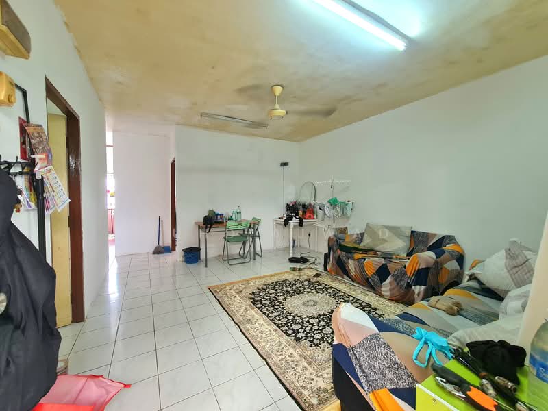 Pangsapuri untuk Dijual di Pangsapuri Baiduri - Muhd Ajwad - Living Room - PropertyGuru.com.my