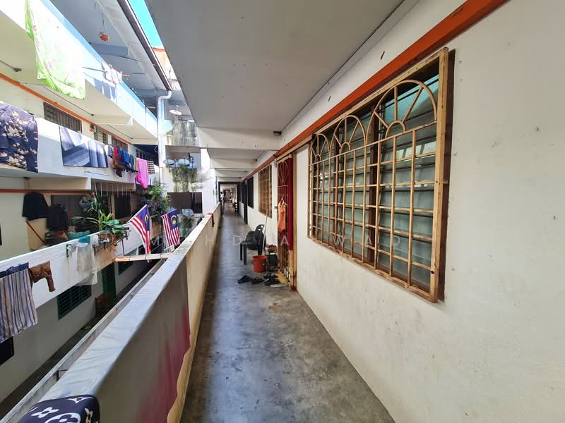 Pangsapuri untuk Dijual di Pangsapuri Baiduri - Muhd Ajwad - Corridor - PropertyGuru.com.my