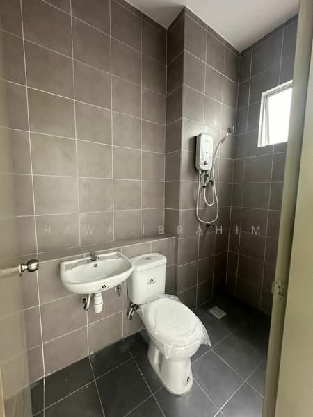 Pangsapuri untuk Disewa di Idaman Abadi - Hawa Ibrahim - Bathroom - PropertyGuru.com.my