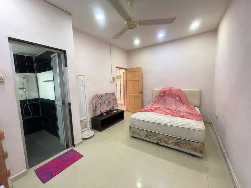 2-storey Terraced House for Sale in Taman Century (Johor Bahru) - Caixuan Kwee - PropertyGuru.com.my