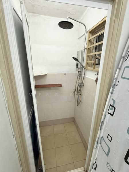 Flat for Rent at Desa Pinang 2 - Weng Sern - Bathroom - PropertyGuru.com.my
