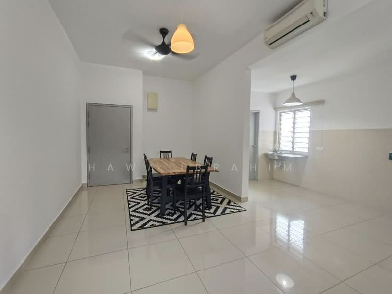 Pangsapuri untuk Disewa di Kiara Court - Hawa Ibrahim - Dining Room - PropertyGuru.com.my