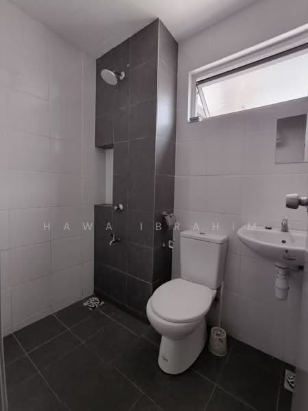 Pangsapuri untuk Disewa di Kiara Court - Hawa Ibrahim - Bathroom - PropertyGuru.com.my
