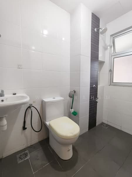 Pangsapuri untuk Disewa di Kiara Court - Hawa Ibrahim - Bathroom - PropertyGuru.com.my
