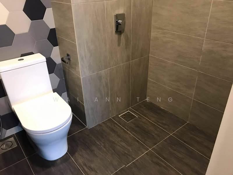 Servis Apartment untuk Disewa di Ceylonz Suites - Wai Ann Teng - Bathroom - PropertyGuru.com.my