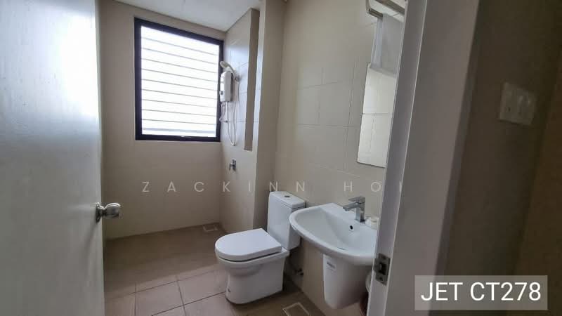 Servis Apartment untuk Disewa di i-SOHO @ i-City - Zackinn Hoi - Bathroom - PropertyGuru.com.my