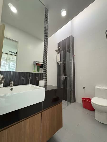 2-storey Terraced House for Sale in Taman Eco Cascadia (Tebrau) - Agnes Chin - Bathroom - PropertyGuru.com.my