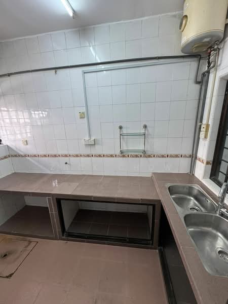 2-storey Terraced House for Sale in Taman Mount Austin (Tebrau) - Zack Chow - Kitchen - PropertyGuru.com.my