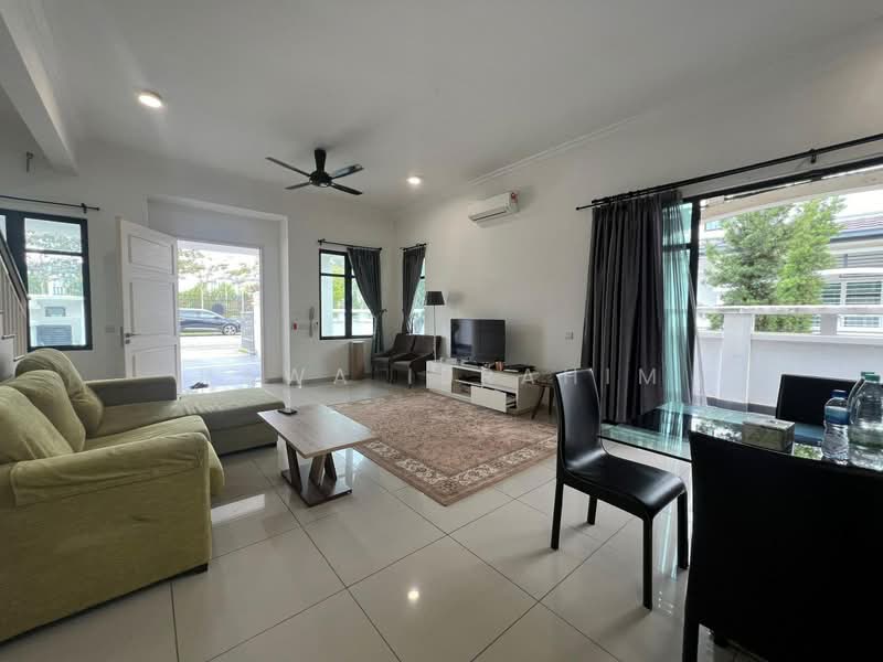 Rumah Teres 2 Tingkat untuk Dijual di Eco Majestic (Semenyih) - Hawa Ibrahim - Living Room - PropertyGuru.com.my
