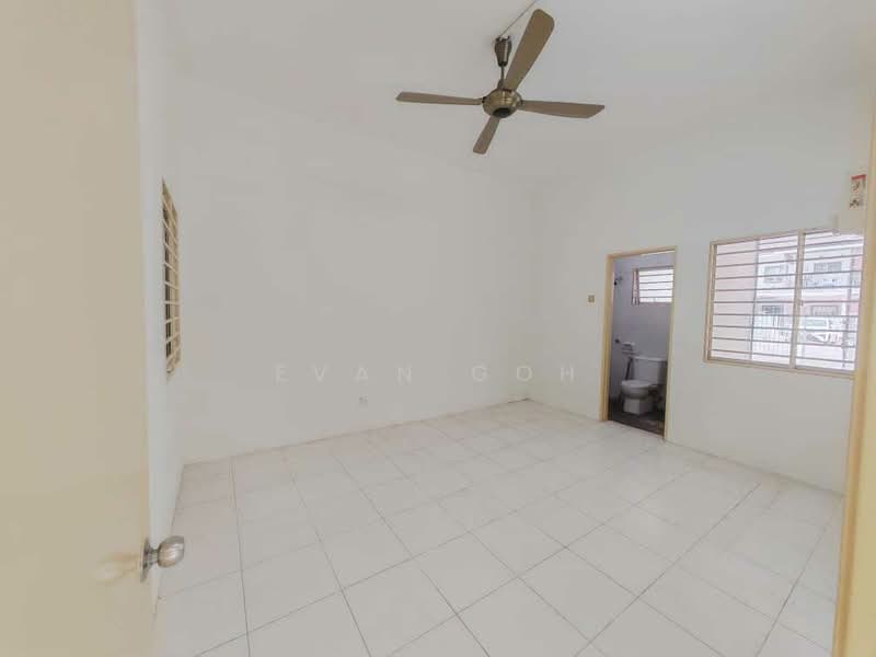 Townhouse for Sale in Taman Putra Perdana (Puchong) - Evan Goh - Bathroom - PropertyGuru.com.my