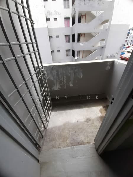 Rumah Flat untuk Disewa di Taman Seri Janggus - Sunny Lok - Balcony - PropertyGuru.com.my