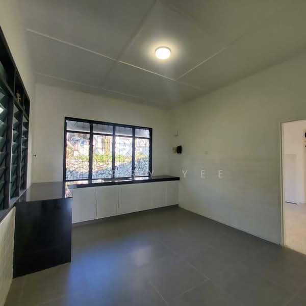 Rumah Banglo untuk Dijual di Ampang (Selangor) - Terry Yee - Kitchen - PropertyGuru.com.my