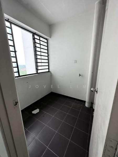 Apartment for Sale at Aliff Avenue (Dwi Alif) - Jovel Lim - Balcony - PropertyGuru.com.my