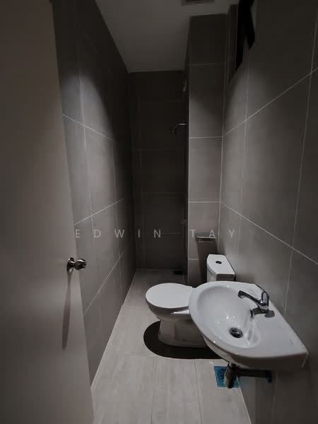 Condominium for Rent at Space Residency - Edwin Tay - toilet bedroom 1 - PropertyGuru.com.my