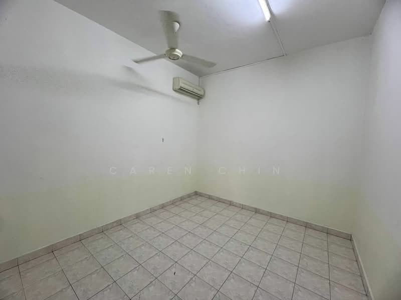 Semi-Detached House for Rent in Taman Pelangi Indah (Ulu Tiram) - Caren Chin - Interior - PropertyGuru.com.my