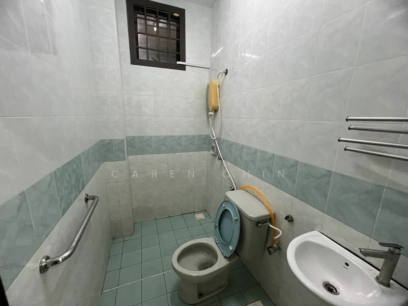Semi-Detached House for Rent in Taman Pelangi Indah (Ulu Tiram) - Caren Chin - Bathroom - PropertyGuru.com.my