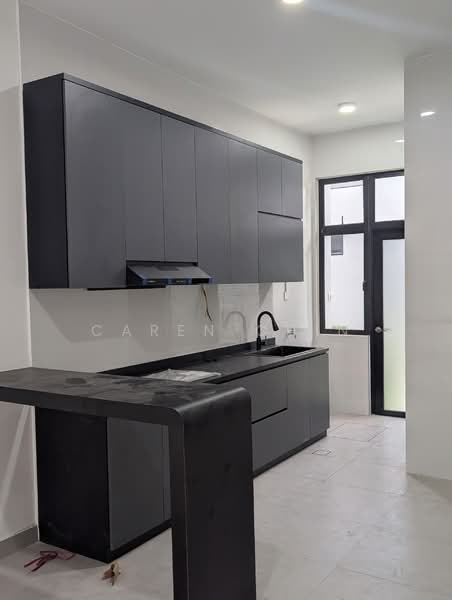 Rumah Teres 2 Tingkat untuk Disewa di Taman Mount Austin (Tebrau) - Caren Chin - Kitchen - PropertyGuru.com.my