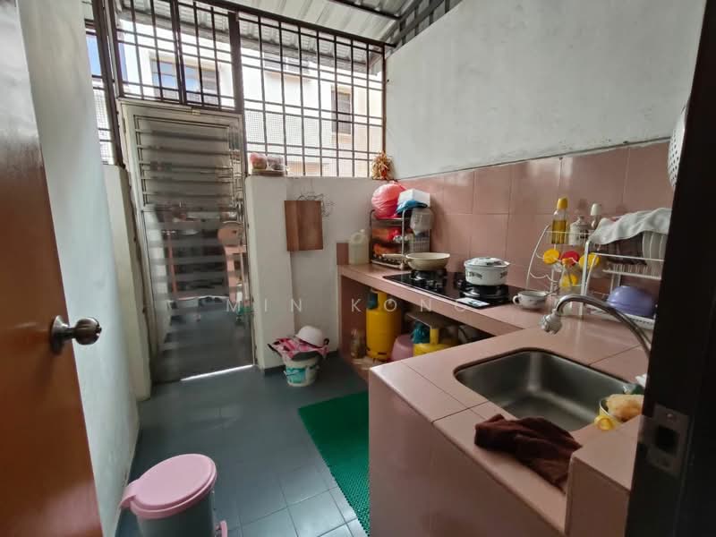 Rumah Teres 2 Tingkat untuk Dijual di Taman Sri Skudai (Skudai) - Min Kong - Kitchen - PropertyGuru.com.my