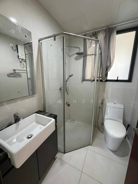 Condominium for Rent at Royal Strand @ Country Garden Danga Bay - Stella Narita - Bathroom - PropertyGuru.com.my