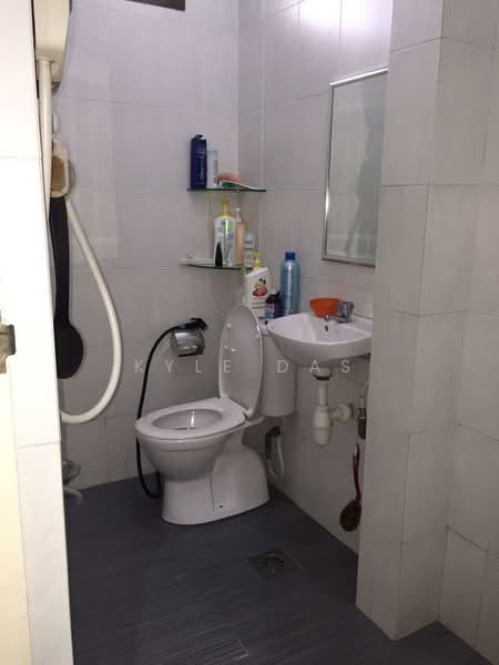 Rumah Berkembar untuk Dijual di Taman Johor Jaya (Johor Bahru) - Kyle Das - Bathroom - PropertyGuru.com.my