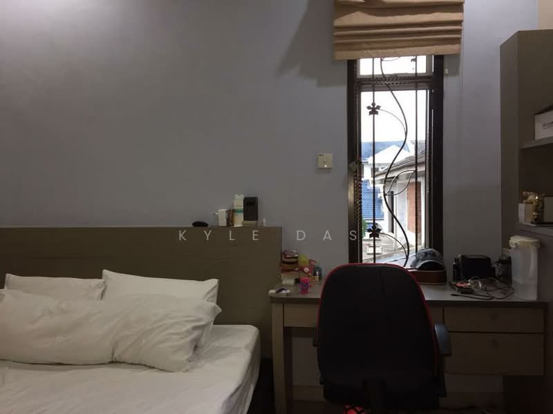 Rumah Berkembar untuk Dijual di Taman Johor Jaya (Johor Bahru) - Kyle Das - Bedroom - PropertyGuru.com.my