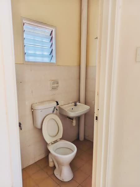 Rumah Teres untuk Dijual di Puchong (Selangor) - Kow Tze Fui - Bathroom - PropertyGuru.com.my
