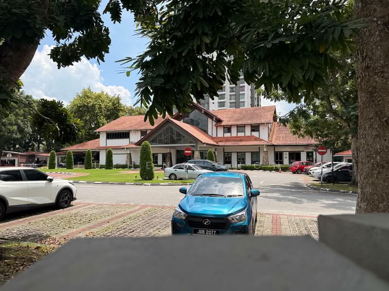 Pangsapuri untuk Dijual di Molek Pine 2 - Fu Heng Chong - Exterior - PropertyGuru.com.my