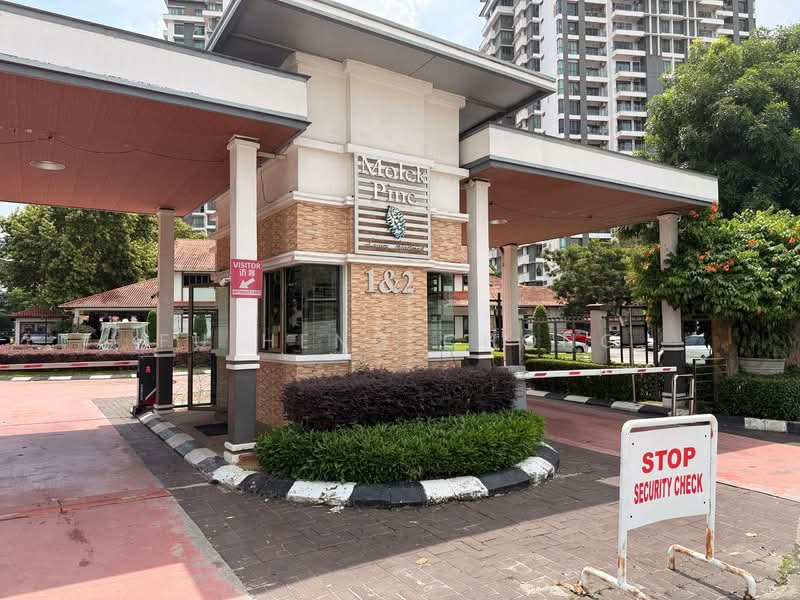 Pangsapuri untuk Dijual di Molek Pine 2 - Fu Heng Chong - Exterior - PropertyGuru.com.my