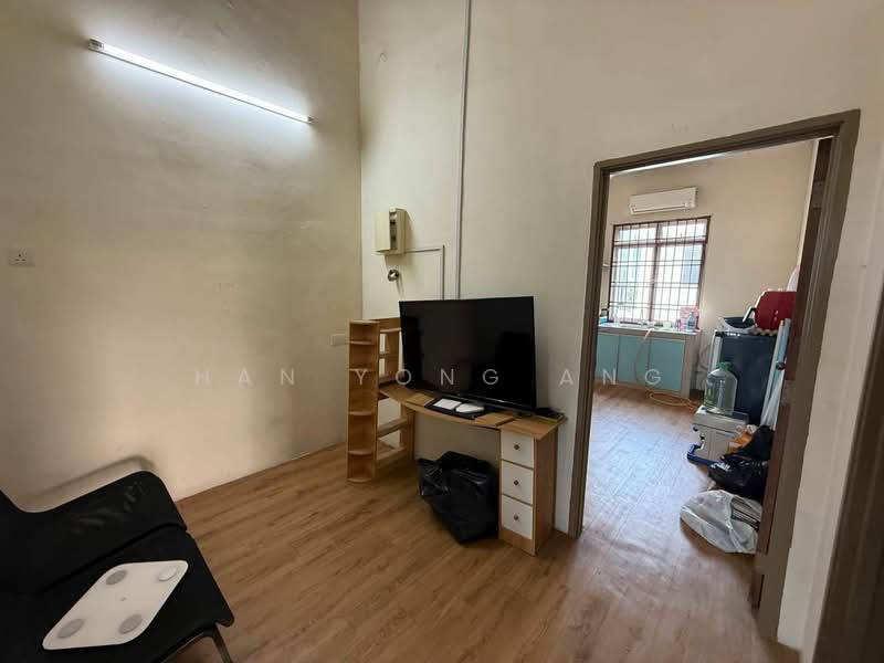 2-storey Terraced House for Sale in Taman Desa Tebrau (Tebrau) - Han Yong Ang - Living Room - PropertyGuru.com.my