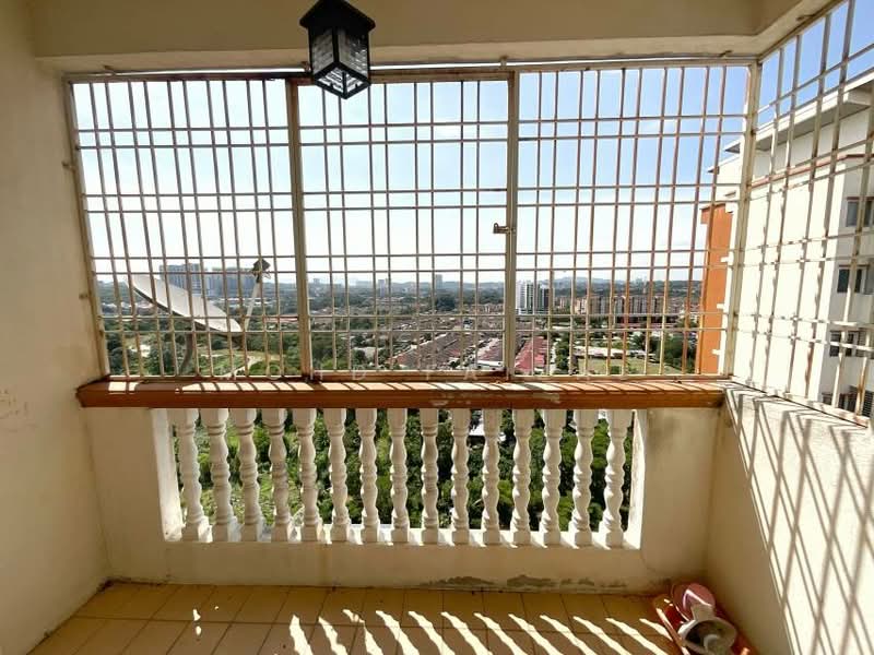 Pangsapuri untuk Dijual di Sri Ixora Apartment - Mohd Faizal - Balcony - PropertyGuru.com.my