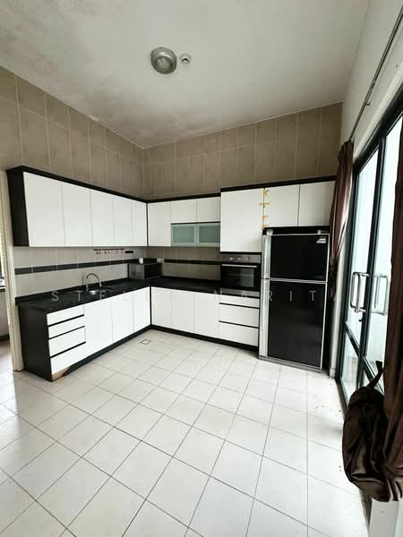 Rumah Banglo untuk Disewa di Iskandar Puteri (Nusajaya) (Johor) - Stella Narita - Kitchen - PropertyGuru.com.my