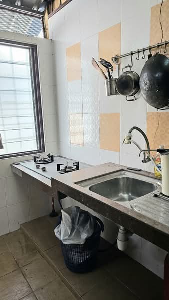 2-storey Terraced House for Sale in TAMAN PUCHONG UTAMA (Puchong) - Wendy Chin - Kitchen - PropertyGuru.com.my