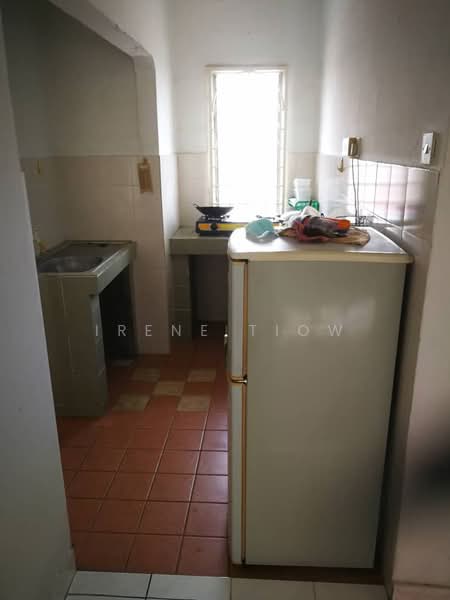 Pangsapuri untuk Dijual di Taman Puncak Kinrara - Irene Tiow - Kitchen - PropertyGuru.com.my
