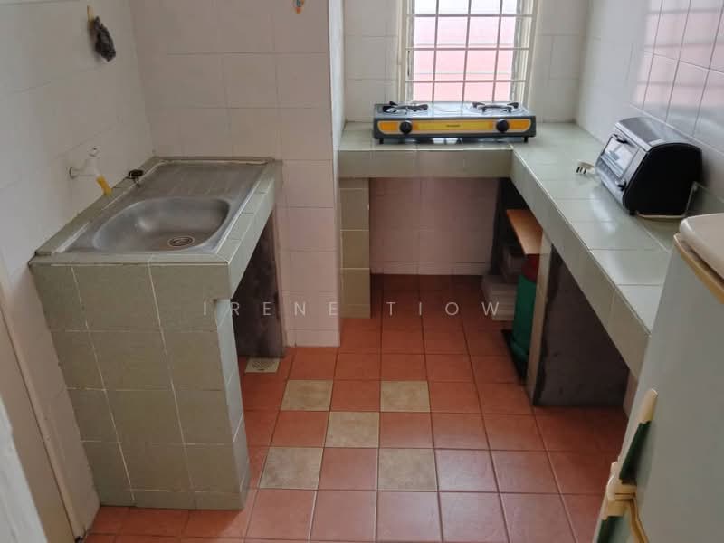 Pangsapuri untuk Dijual di Taman Puncak Kinrara - Irene Tiow - Kitchen - PropertyGuru.com.my