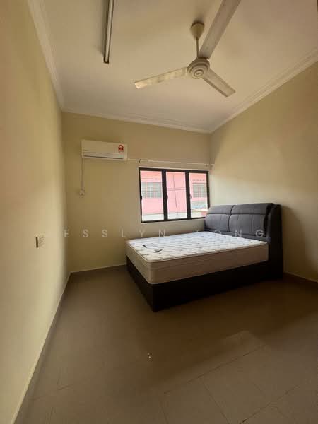 2-storey Terraced House for Rent in Petaling Jaya (Selangor) - Jesslyn Tong - Bedroom - PropertyGuru.com.my