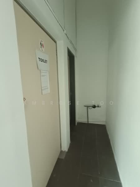 Shop / Office untuk Disewa di Serdang (Seri Kembangan) - Ambrose Too - Corridor - PropertyGuru.com.my