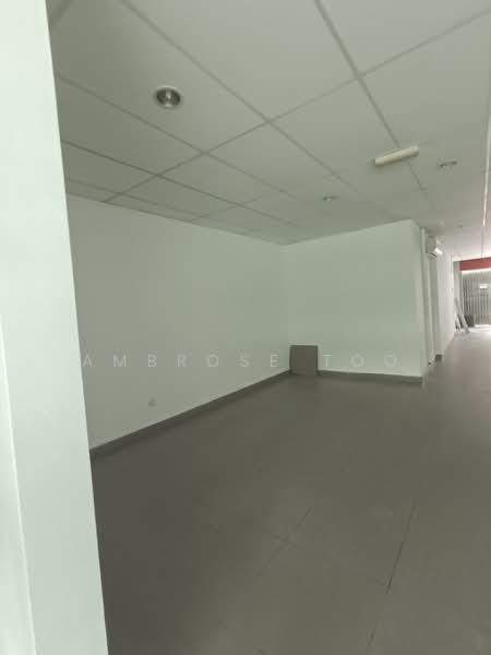 Shop / Office untuk Disewa di Serdang (Seri Kembangan) - Ambrose Too - Interior - PropertyGuru.com.my