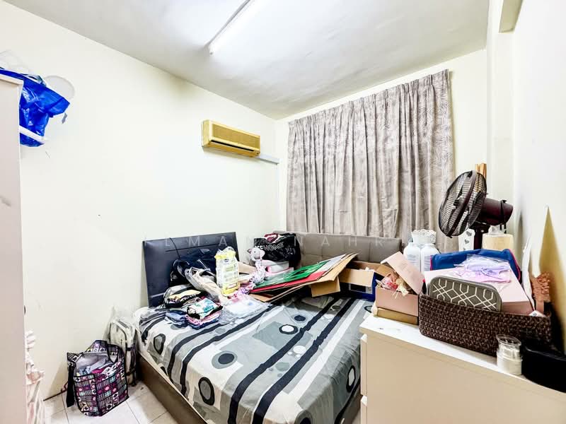 Pangsapuri untuk Dijual di Pangsapuri Permai Puteri - Ilman Nahri - Bedroom - PropertyGuru.com.my