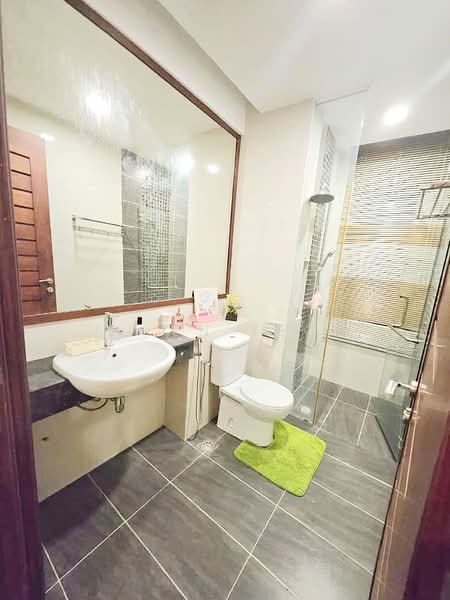 Kondominium untuk Disewa di H Residence (One Ritz Residence / Kelawai View) - Allen Yeoh - Bathroom - PropertyGuru.com.my